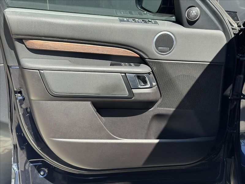 Land Rover Discovery 3,0 SDV6 HSE 4WD NOVÝ MOTOR - fotka 28 z 35