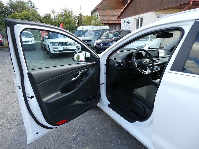 Hyundai i30 1,0 T-GDi 88kW Smart,ČR,naviga - fotka 19 z 43