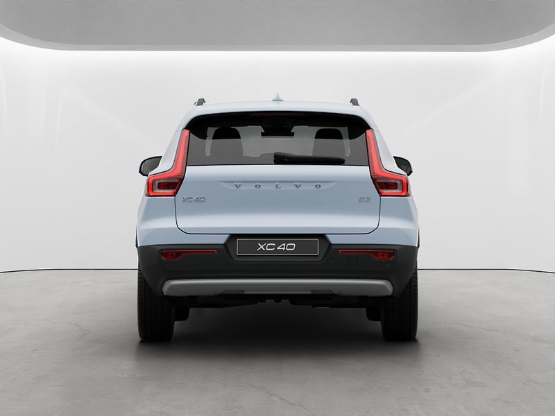 Volvo XC40 (2026) B3 Essential - fotka 5 z 11