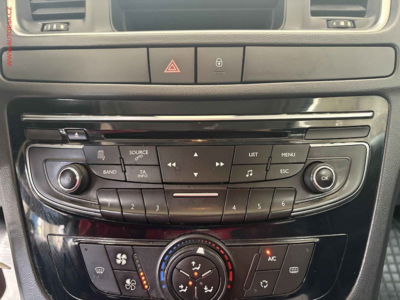 Peugeot 508 (2011) 1.6i, AT, AC, temp - fotka 13 z 15