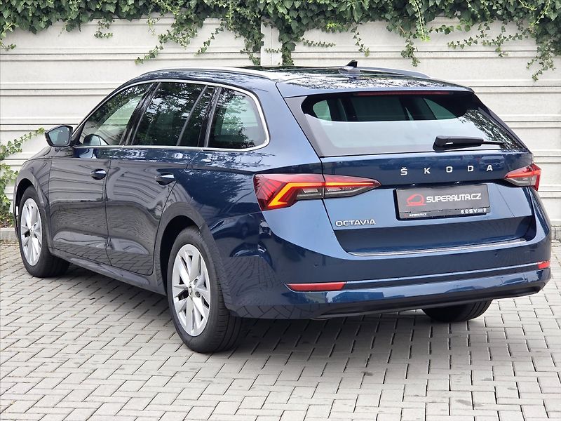 Škoda Octavia 2,0 TDi DSG Style Tažné z. 1.m - fotka 4 z 21