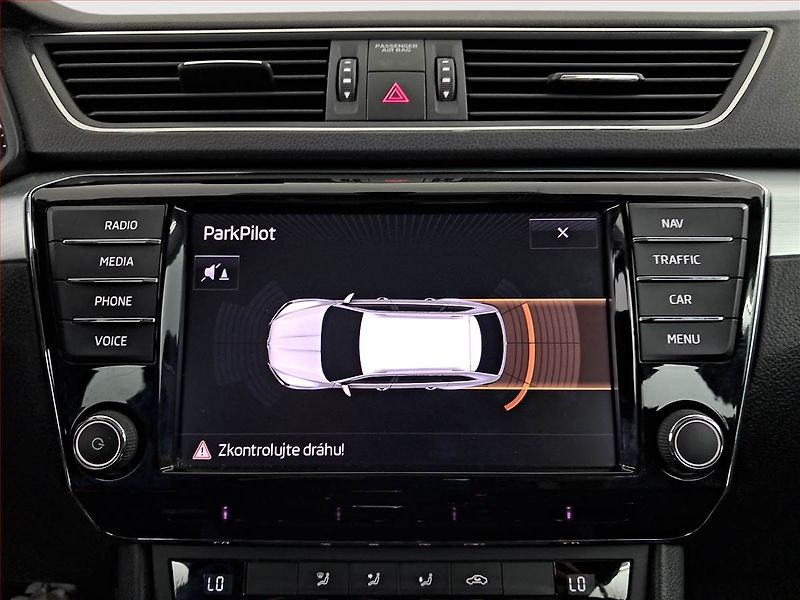 Škoda Superb (2017) Ambition 2.0 TDI, Automat - fotka 17 z 24