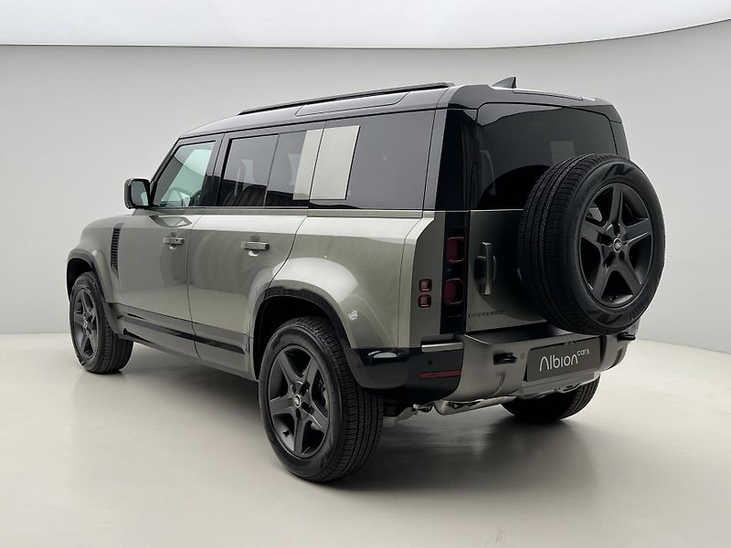 Land Rover Defender 110 D250 X-DYNAMIC SE AWD AUT  - fotka 11 z 45