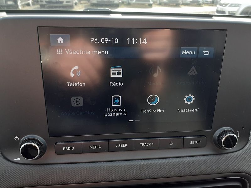 Hyundai Kona (2023) 1.0 T-GDi 1.MAJ ČR - fotka 15 z 38
