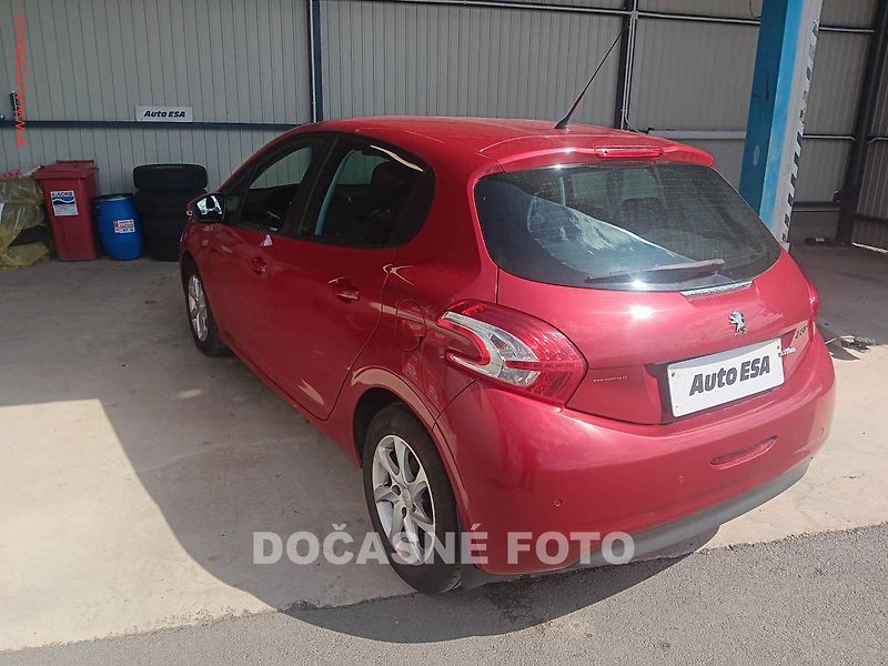Peugeot 208 (2014) 1.2 PT, ČR, AC, ČR - fotka 2 z 3