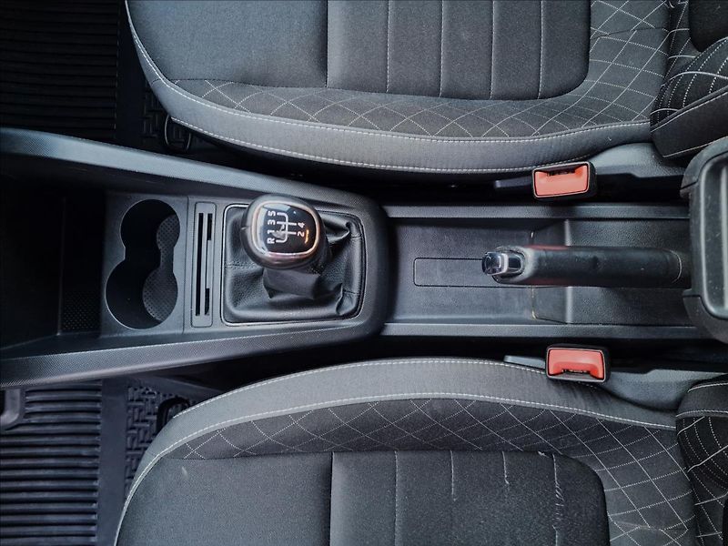 Škoda Fabia 1.0 TSI Ambition,ČR,1.Majitel - fotka 35 z 50
