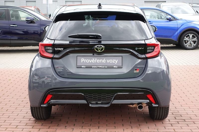 Toyota Yaris 1,5 HEV GR SPORT VIP Skyview - fotka 5 z 35