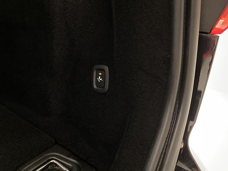 Volvo XC60 B5 AWD INSCRIPTION REZERVACE - fotka 22 z 43