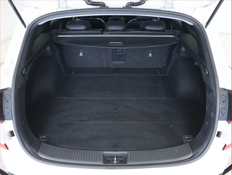 Hyundai i30 (2018) 1.6 CRDi, Automat, Serv.kniha - fotka 14 z 23