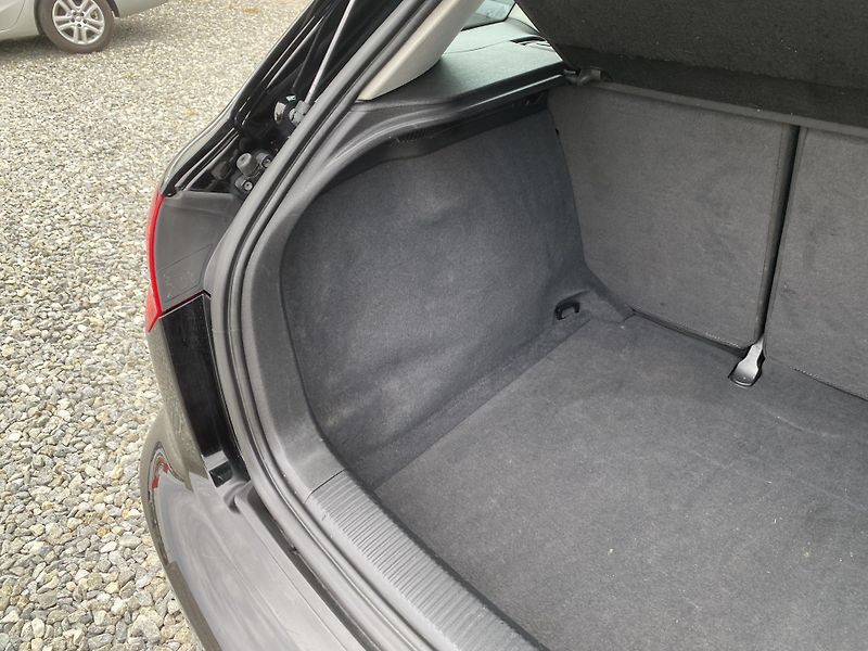Audi A3 1.6TDi 105PS S-TRON 150TKM CZ! - fotka 107 z 150
