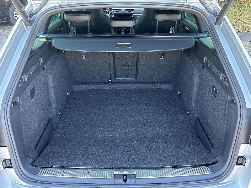 Škoda Superb (2023) Combi 2.0 TDI DSG Sportline - fotka 31 z 36