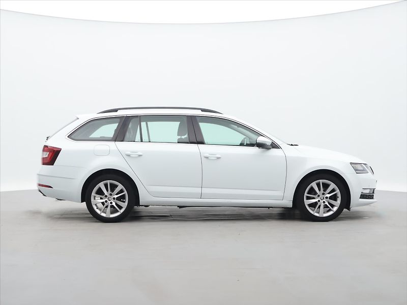 Škoda Octavia 1.6 TDI CZ Style+ LED Navi - fotka 8 z 25