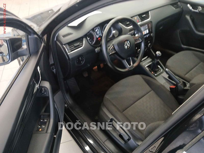 Škoda Octavia (2017) 1.6 TDi, 2.maj,ČR, Style, LED - fotka 3 z 3