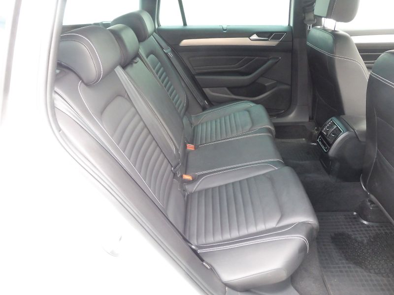 Volkswagen Passat (2022) Elegance 2,0 TDI 147kW DSG 4MO - fotka 22 z 30