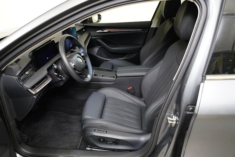 Škoda Superb - fotka 11 z 28