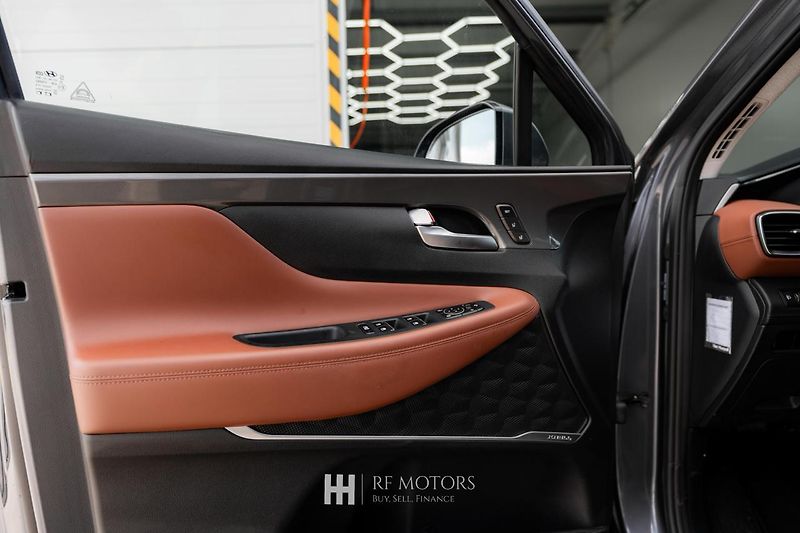 Hyundai Santa Fe (2023) - fotka 23 z 49