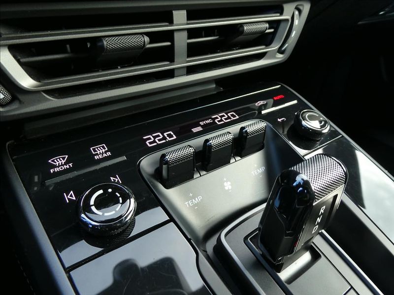 Porsche 911 3,0 Carrera 4, ČR, 2.Maj, DPH - fotka 34 z 53