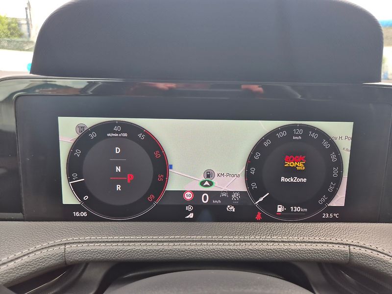 Škoda Superb Combi 2,0 TDI DSG 4x4 142 kW L - fotka 20 z 41