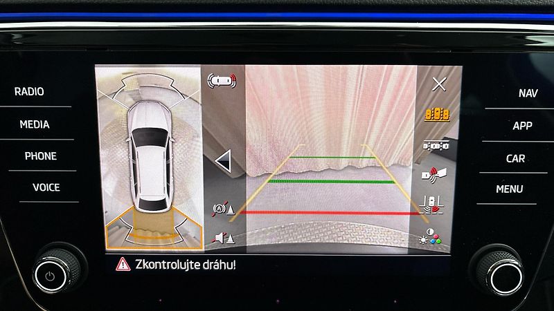 Škoda Superb 2.0 TDI DSG 4x4 L&K Combi - fotka 12 z 34