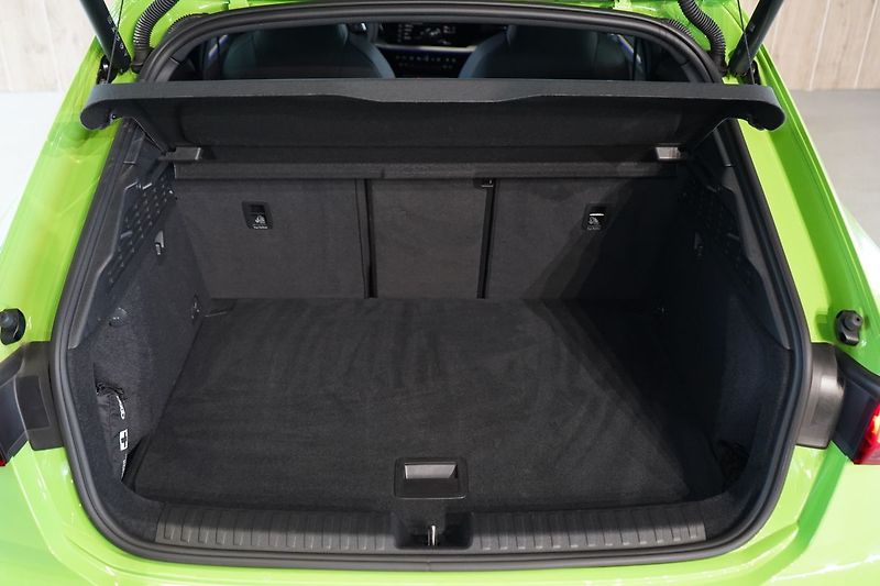 Audi RS 3 Sportback,Quattro, Matrix, B&O - fotka 12 z 44