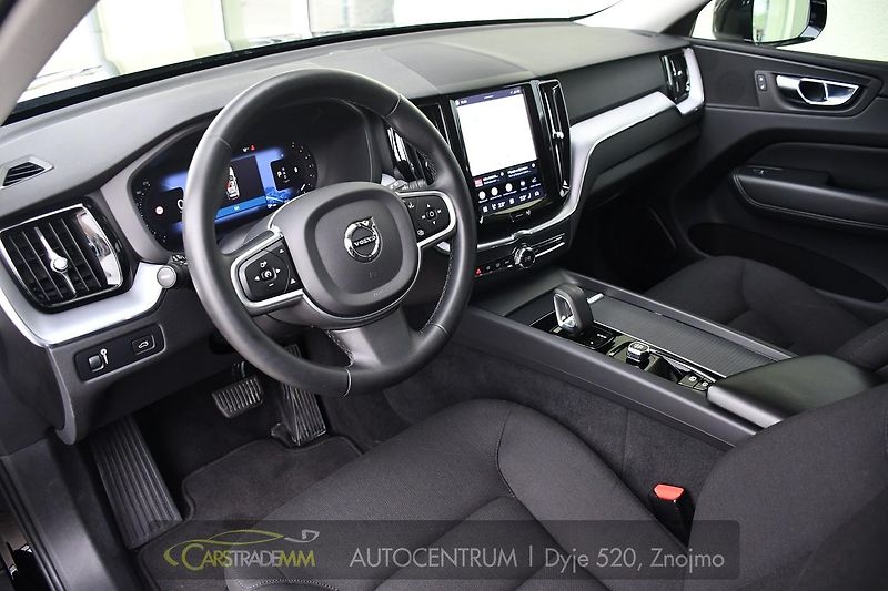 Volvo XC60 B4 AWD mHEV - fotka 9 z 44