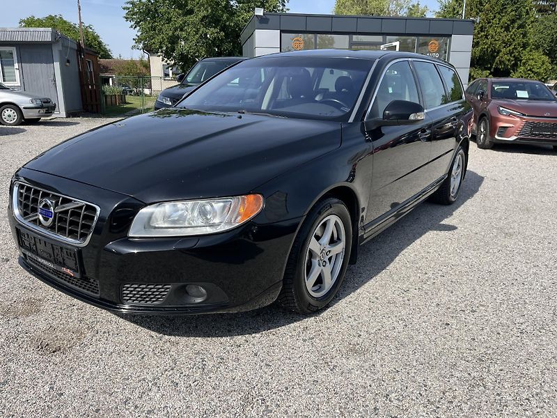 Volvo V70 (2009) 2.4D5 151KW REZERVACE! - fotka 3 z 21