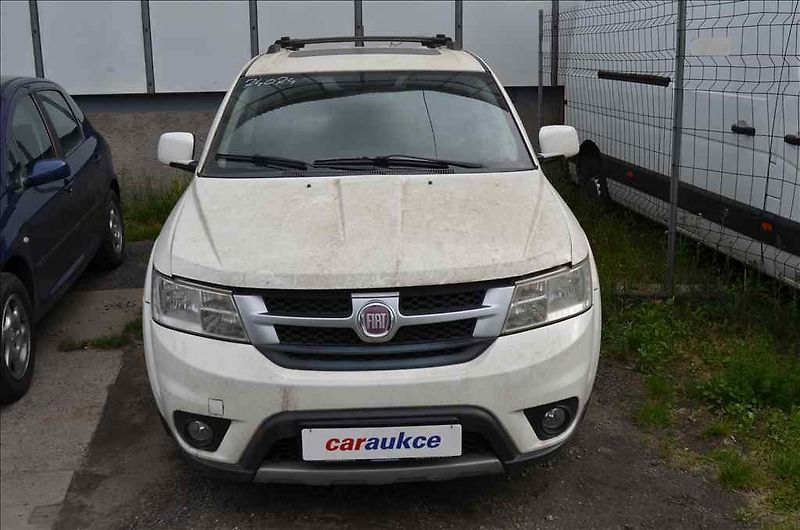 Fiat Freemont (2012) 2,0 MULTIJET AWD AT - fotka 2 z 28