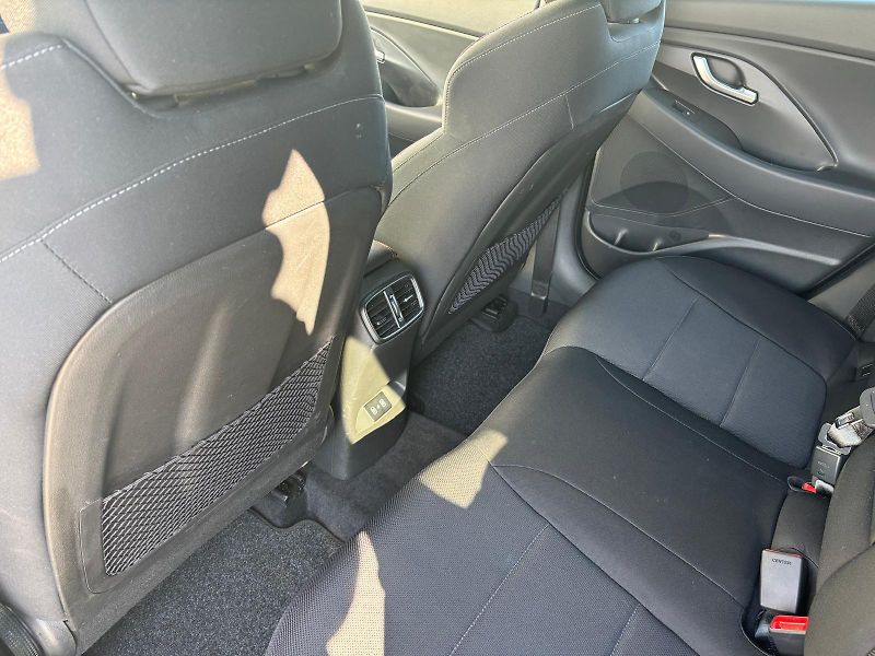 Hyundai i30 1.5 T-GDI MHEV DCT N-Line - fotka 24 z 27