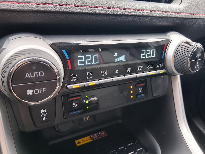 Toyota RAV4 EXECUTIVE JBL PHEV 4x4 225 kW - fotka 13 z 39
