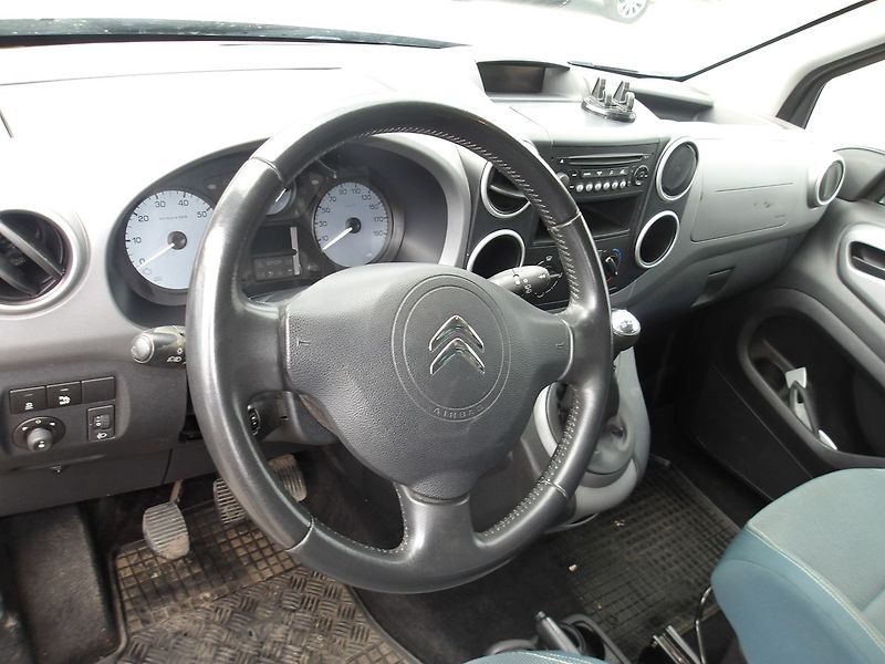 Peugeot Partner Tepee 1,6HDi ČR 1.MAJ.! -21%DPH !!! - fotka 22 z 33