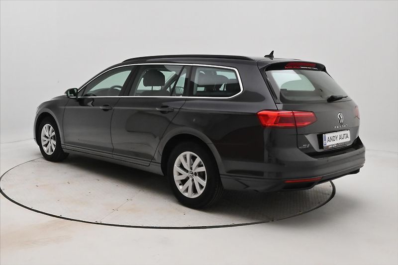 Volkswagen Passat 2,0 TDI 110kW DSG Business Zár - fotka 7 z 25