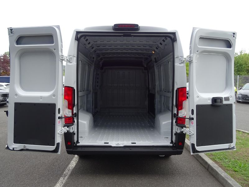 Peugeot Boxer (2026) Furgon 3500 L3H2 BHDi 140 MAN6 - fotka 12 z 34