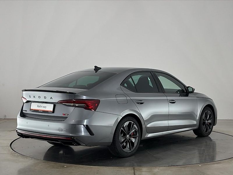 Škoda Octavia RS - fotka 2 z 29