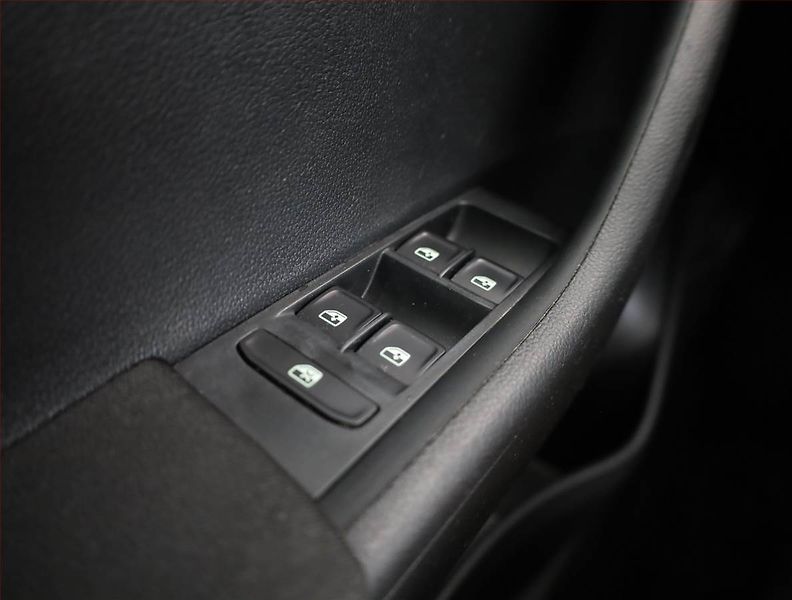 Škoda Fabia (2017) 1.2 TSI, Park. senzory - fotka 14 z 18