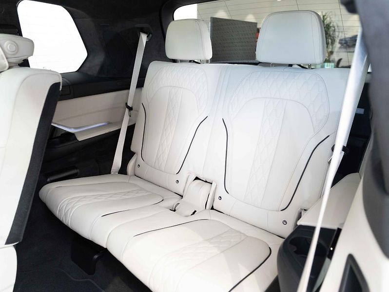 BMW X7 xDrive40d - fotka 23 z 24