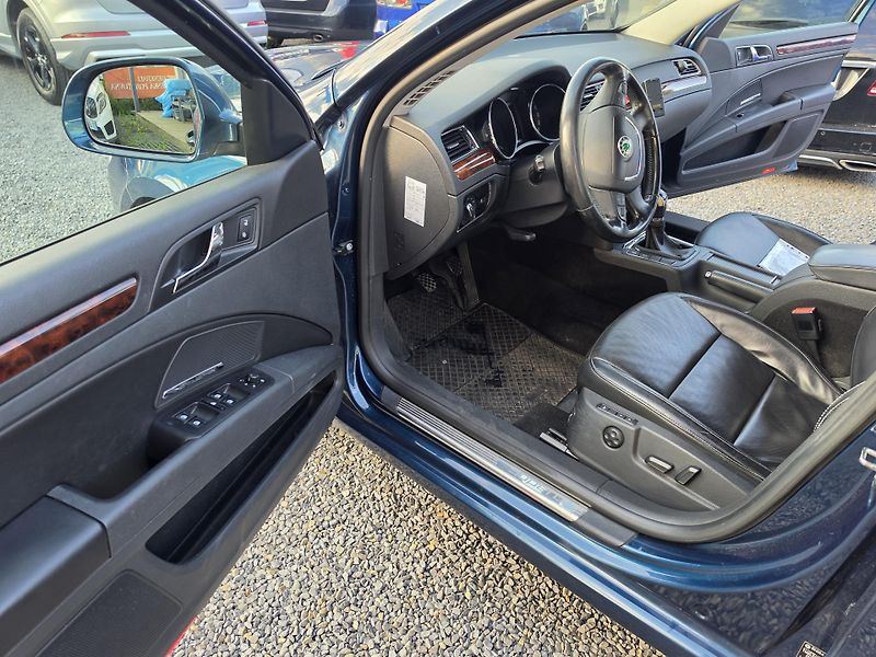Škoda Superb 2.0 TDI 4x4 Webasto TZ Kuže  - fotka 16 z 21