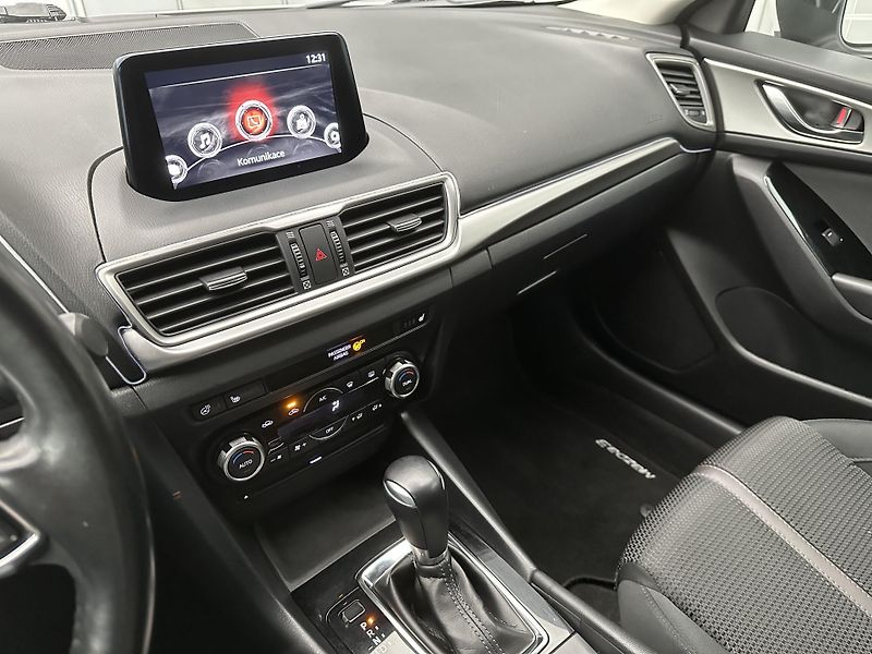 Mazda 3 2,0 Skyactiv-G 88kW Aut. Revol - fotka 20 z 30