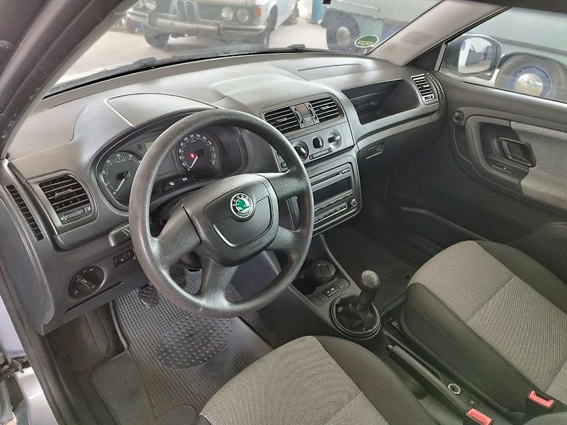 Škoda Fabia (2010) 1,2TSI,63KW,KLIMA,SER.KNIHA - fotka 15 z 21