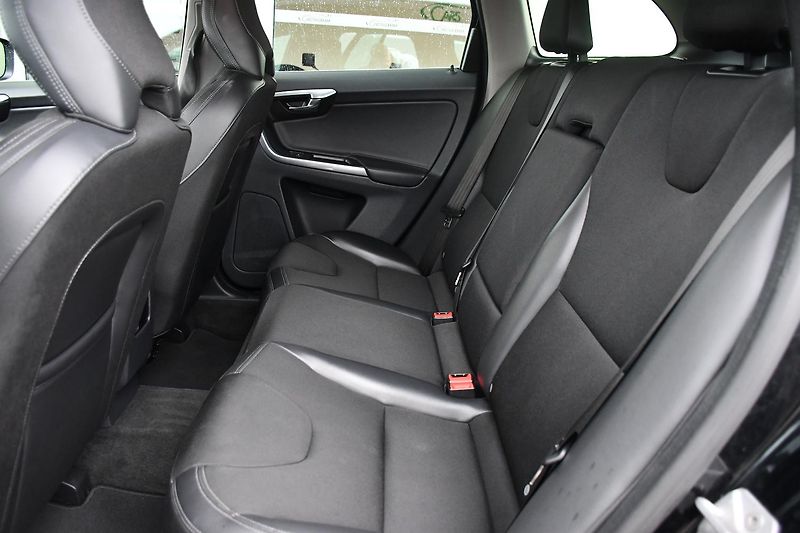 Volvo XC60 D4 A/T ČR 2XALU PO ROZVODECH - fotka 19 z 31