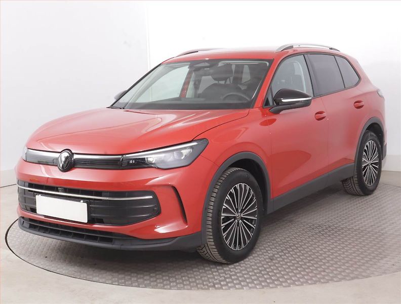 Volkswagen Tiguan (2025) Life 1.5 eTSI - fotka 2 z 20