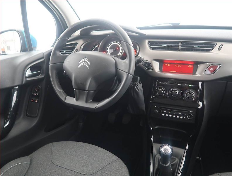 Citroën C3 (2016) 1.2 VTi, Serv.kniha, Tempomat - fotka 7 z 14