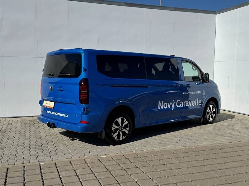 Volkswagen Caravelle (2026) 17kWh Life DR 2,5TSI - fotka 2 z 23
