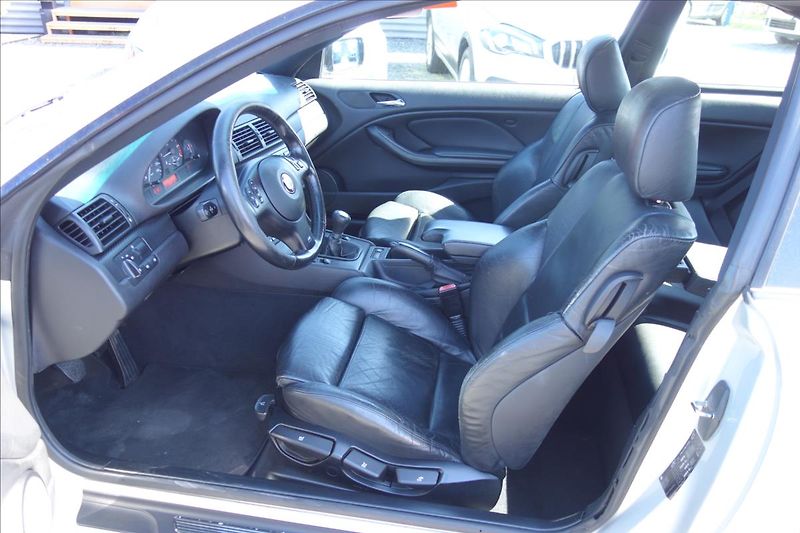 BMW Řada 3 318 Ci, SERVISNÍ KNIHA. - fotka 10 z 35