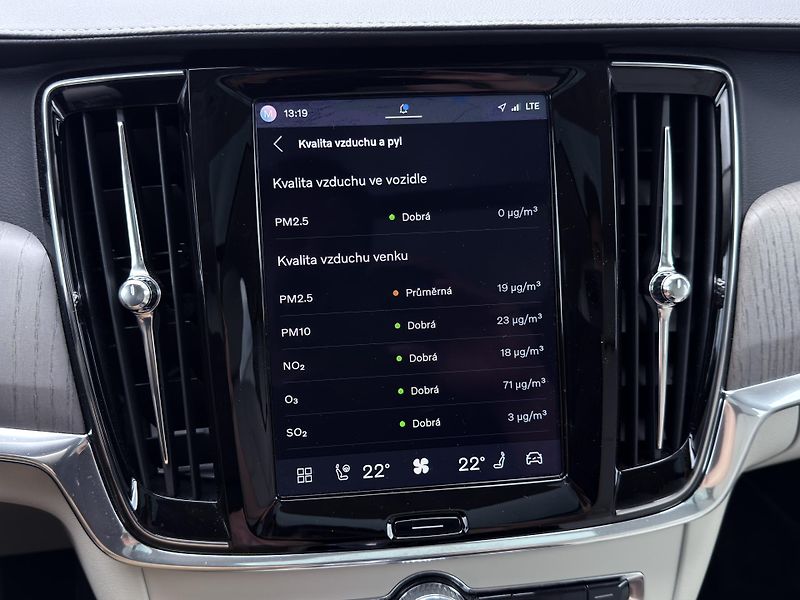 Volvo V90 T8 AWD ULTRA *VZDUCH* + kola - fotka 55 z 60