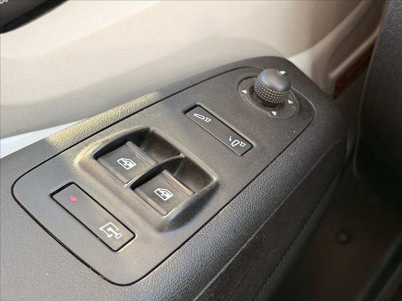 Citroën Jumper 2,2 HDI 121kW 6MÍST DPH - fotka 17 z 29