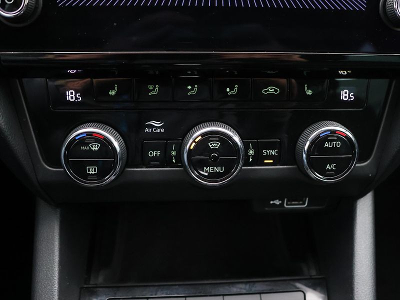 Škoda Octavia 1,6 TDI 85kW DSG Style LED CZ - fotka 13 z 22