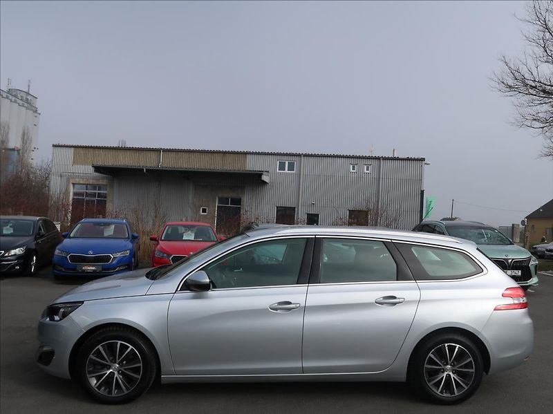 Peugeot 308 2,0 BHDi,110kW,NovéČR,DPH - fotka 6 z 23