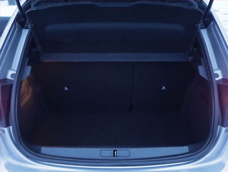 Peugeot 208 (2020) GT 50 kWh, SoH 90%, Automat - fotka 14 z 22