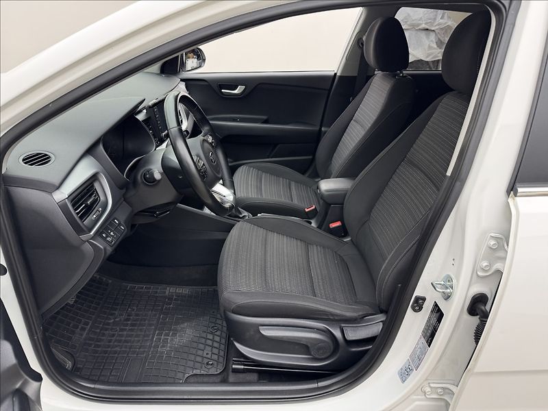 Kia Stonic 1,4 i SERVIS KAMERA 2X KOLA ČR - fotka 28 z 37