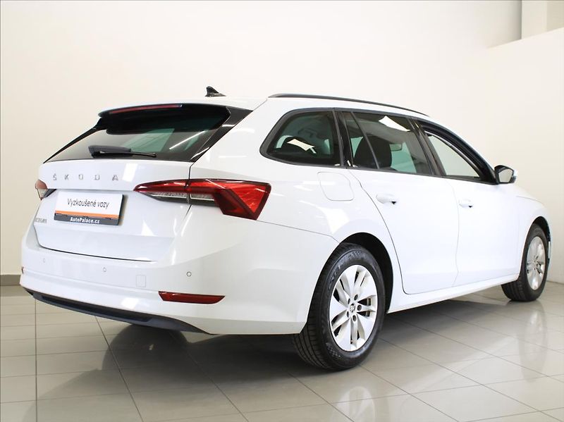 Škoda Octavia 2,0 TDi MT Ambition 37tkm. ČR - fotka 3 z 24